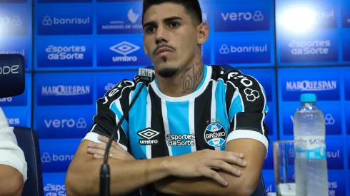 Mayk durante apresentação. Foto: Rodrigo Fatturi / Grêmio FBPA