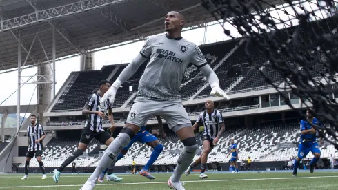 John, goleiro do Botafogo. Foto: Jorge Rodrigues/AGIF
