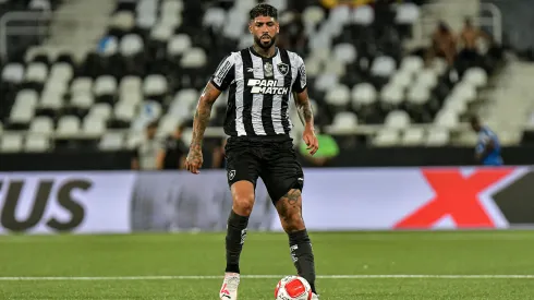 Foto: Thiago Ribeiro/AGIF – Barboza tem situação atualizada no Botafogo.
