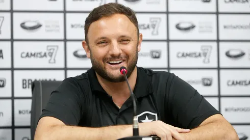 Foto: Vitor Silva/Botafogo - Mazzuco revela perfil de futuro técnico do Botafogo.