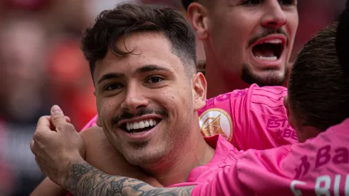 Mauricio jogador do Internacional comemora seu gol durante partida contra o Goias no estadio Beira-Rio pelo campeonato Brasileiro A 2022. Foto: Maxi Franzoi/AGIF
