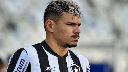 Tiquinho Soares toma decisão importante e avisa ao Botafogo. Foto: Thiago Ribeiro/AGIF