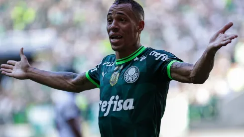 Atacante marcou gol driblando o goleiro no treino - Foto: Fabio Giannelli/AGIF