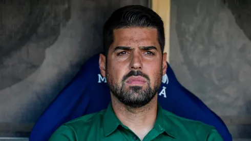 António Oliveira tecnico do Coritiba durante partida contra o Flamengo no estadio Maracana pelo campeonato BRASILEIRO A 2023. Foto: Thiago Ribeiro/AGIF
