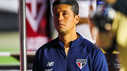 Thiago Carpini técnico do São Paulo durante partida contra o Bragantino no estádio Morumbi pelo campeonato Paulista 2024. Foto: Reinaldo Campos/AGIF
