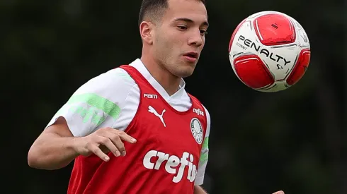 Foto: Cesar Greco/Palmeiras/by Canon – Fabinho durante treinamento do Palmeiras.
