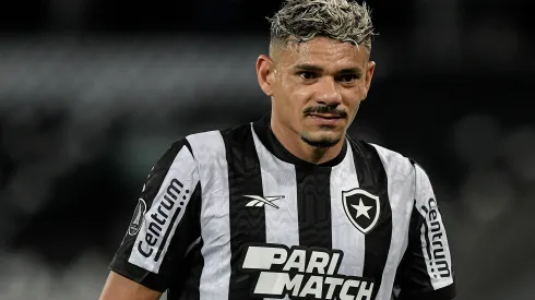 Tiquinho foi citado como um dos jogadores que transmite segurança no elenco do Botafogo. Foto: Thiago Ribeiro/AGIF
