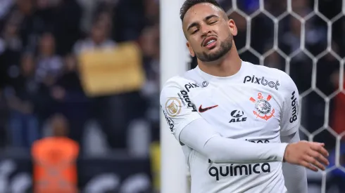 Maycon jogador do Corinthians. Flamengo está de olho meio-campista do Timão. Marcello Zambrana/AGIF