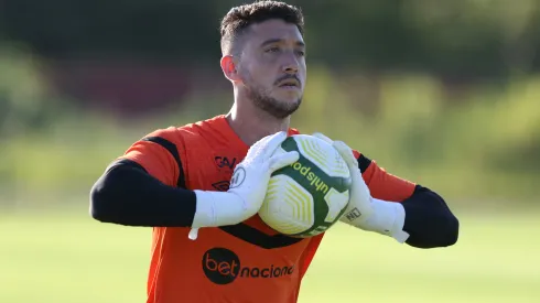 Caique Franca goleiro do Sport durante treino no CT do clube em Paulista (PE), Jogador pode chegar ao Internacional. Foto: Marlon Costa/AGIF
