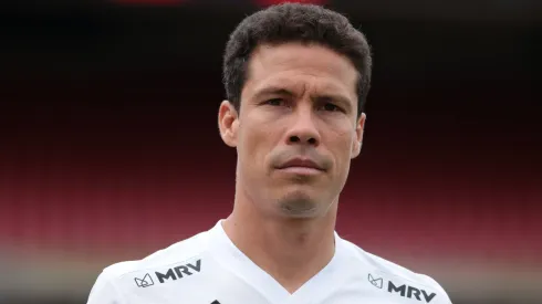 Hernanes rebate Leila Pereira na web.
