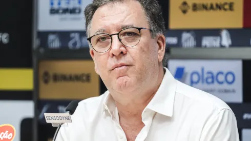 Marcelo Teixeira, em coletiva de imprensa no Santos. Presidente falou sobre assuntos polêmicos – Foto: Reinaldo Campos/AGIF
