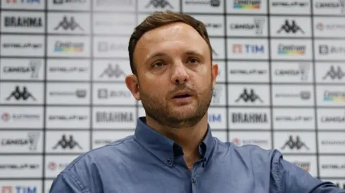 Mazzuco, em coletiva de imprensa no Botafogo. Dirigente foi criticado pela torcida neste domingo - Foto: Divulgação/Instagram