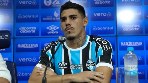 Mayke, lateral-esquerdo do Grêmio, se lesiona. Rodrigo Fatturi/Grêmio FBPA
