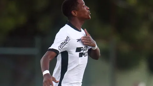 Yarlen. Sampaio Correa x Botafogo pelo Campeonato Carioca no Estadio Elcyr Resende. 10 de Marco de 2024, Bacaxa, Saquarema, RJ, Brasil. Jogador deve renovar com o Botafogo. Foto: Vitor Silva/Botafogo. 
