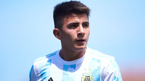 Thiago Almada of Argentina U23 looks on during a Friendly International Match between Denmark and Argentina on June 08, 2021 in Marbella, Spain. Atleta não deve ser contratado. (Photo by Fran Santiago/Getty Images)