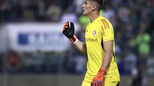 Foto: Marcello Zambrana/AGIF – Rochet durante a partida contra o Palmeiras no Campeonato Brasileiro de 2023.
