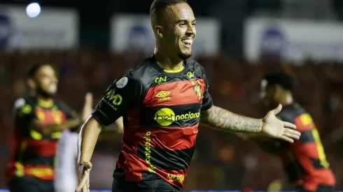 Peglow estava emprestado ao Sport. Atacante deve ir para o futebol polonês - Foto: Rafael Vieira/AGIF