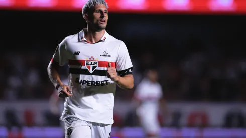 Jonathan Calleri jogando pelo São Paulo –  Foto: Ettore Chiereguini/AGIF
