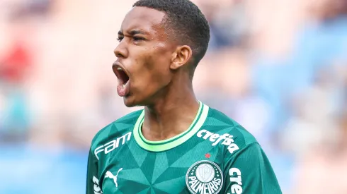 Estevao jogador do Palmeiras comemora seu gol durante partida contra o Queimadense no estadio Arena Barueri pelo campeonato Copa Sao Paulo 2024.  Atleta é o novo queridinho dos apaixonados pelo Verdão. Foto: Marcello Zambrana/AGIF
