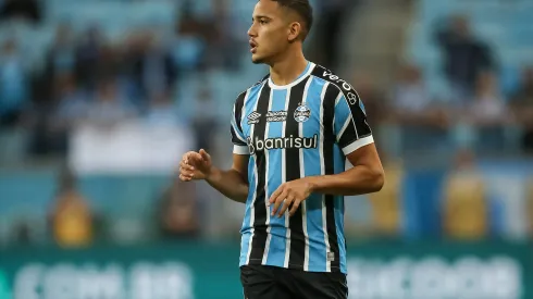 Gustavo Martins jogador do Grêmio - Foto: Pedro H. Tesch/AGIF