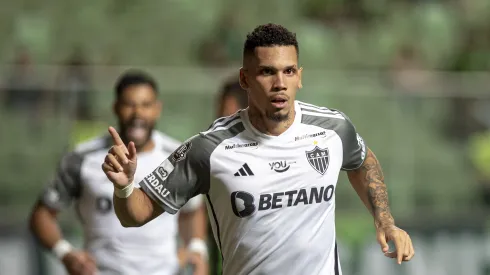 Paulinho comemorando gol sobre o América-MG. Foi o segundo dele na temporada - Foto: Alessandra Torres/AGIF
