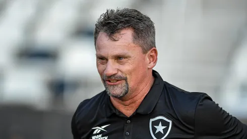  Fabio Matias técnico interino do Botafogo durante partida contra o Audax no estadio Engenhao pelo campeonato Carioca 2024. Foto: Thiago Ribeiro/AGIF
