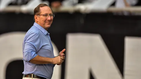 John Textor, pelo Brasileirão 2023. Dono da SAF do Botafogo criticou a arbitragem – Foto: Thiago Ribeiro/AGIF
