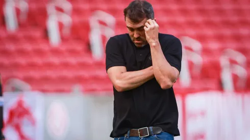 Eduardo Coudet busca a melhor formação para a semifinal - Foto: Maxi Franzoi/AGIF