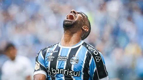 Galdino jogador do Gremio lamenta durante partida contra o Corinthians no estadio Arena do Gremio pelo campeonato Brasileiro A 2023. Maxi Franzoi/AGIF
