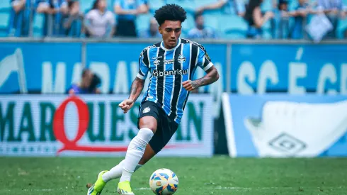 Du Queiroz chegou ao Grêmio nesta temporada após passagem pelo Zenit – Foto: Maxi Franzoi/AGIF
