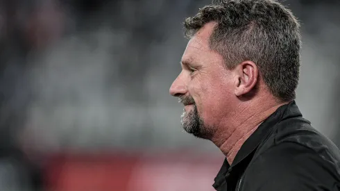 Fabio Matias comanda o Botafogo enquanto o Botafogo segue atrás de um técnico no mercado
