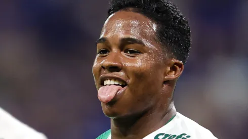 Endrick volta ao Palmeiras após ser destaque na Seleção Brasileira durante amistosos.