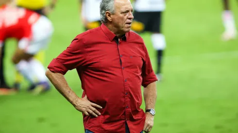 Abel Braga em sua passagem pelo Inter em 2020. Treinador está afastado do futebol – Foto: Pedro H. Tesch/AGIF