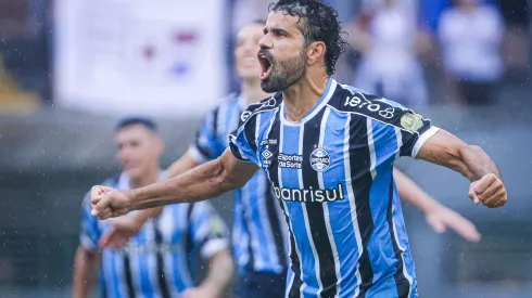 Diego Costa vem sendo um dos destaques do Grêmio neste início de temporada – Foto: Maxi Franzoi/AGIF
