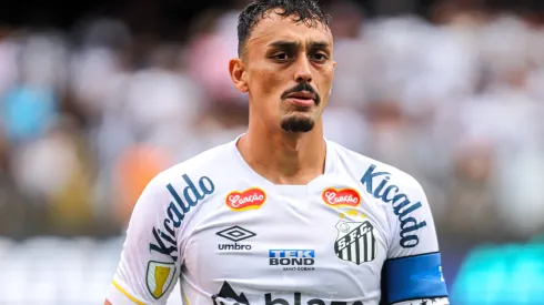 Diego Pituca é o capitão do Santos – Foto: Reinaldo Campos/AGIF
