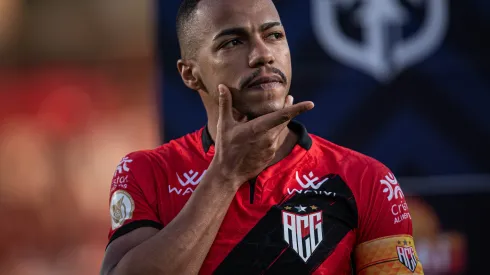 Marlon Freitas jogador do Atletico-GO durante partida contra o Fortaleza no estadio Antonio Accioly pelo campeonato Brasileiro A 2022. Volante deve ser contratado. Foto: Heber Gomes/AGIF
