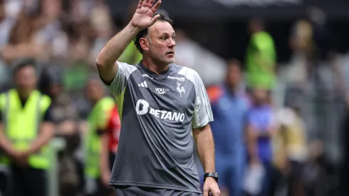 Milito está no início de seu trabalho no Atlético.