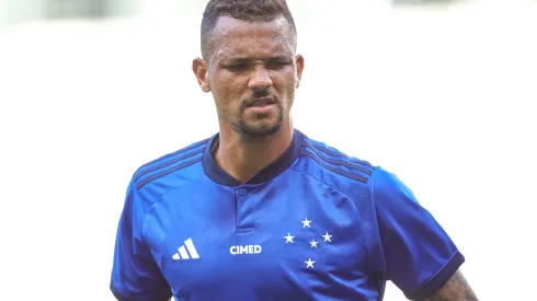 Zé Ivaldo vira preocupação no Cruzeiro. Foto: Gilson Lobo/AGIF