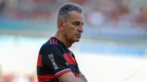 Rodolfo Landim acompanhou de perto o treino do Flamengo - Foto: Thiago Ribeiro/AGIF
