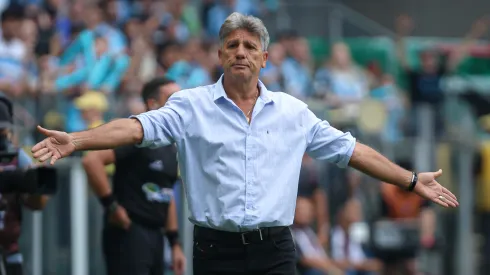 Renato Portaluppi, técnico do Grêmio, cita o presidente do Internacional após conquista do Campeonato Gaúcho.
