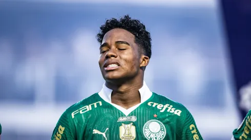 Endrick jogador do Palmeiras lamenta durante partida contra o Santos no estadio Vila Belmiro pelo campeonato Paulista 2024. Jornalista disparou sobre o camisa 9. Foto: Abner Dourado/AGIF