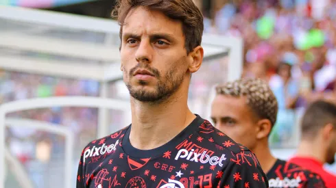 Rodrigo Caio antes do confronto contra o Bahia no Campeonato Brasileiro de 2023.
