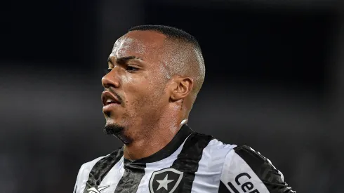 Marlon Freitas segue no Botafogo. Foto: Thiago Ribeiro/AGIF