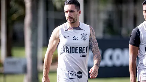 Igor Coronado durante um treinamento do Corinthians no CT Joaquim Grava.
