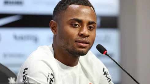 Diego Palacios durante apresentação no Corinthians.
