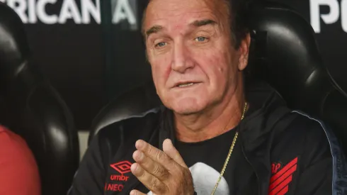 Cuca tecnico do Athletico-PR durante partida contra o Rayo Zuliano no estadio Arena da Baixada pelo campeonato Copa Sul-Americana 2024. Gabriel Rosa Machado/AGIF