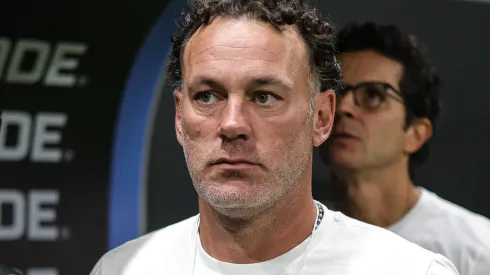 Gabriel Milito durante confronto contra o Rosario Central na Libertadores.