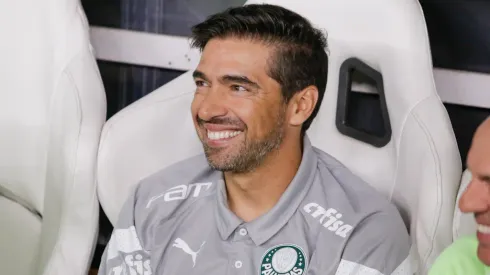 Abel Ferreira tecnico do Palmeiras durante partida contra o Fortaleza no estadio Arena Castelao pelo campeonato Brasileiro A 2023. Foto: Lucas Emanuel/AGIF
