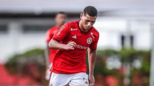 Gabriel Carvalho pode fazer sua estreia pelo Internacional – Foto: Divulgação/Internacional
