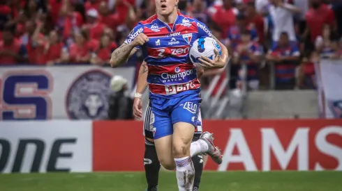 Renato Kayzer durante confronto contra o Colo-Colo na Libertadores de 2022.